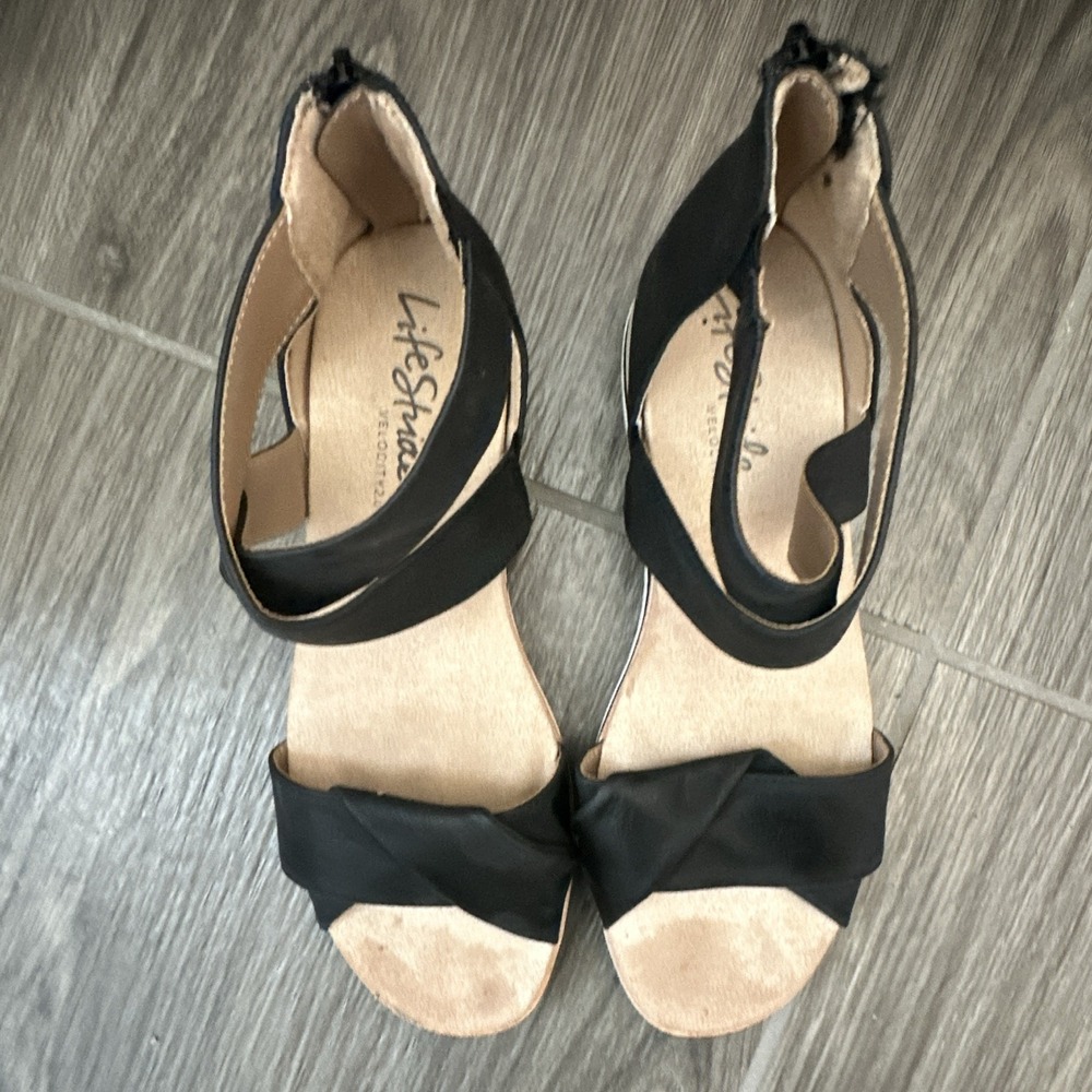 LifeStride Womens Black Strappy Open Toe Wedge Sandals Zip Closure